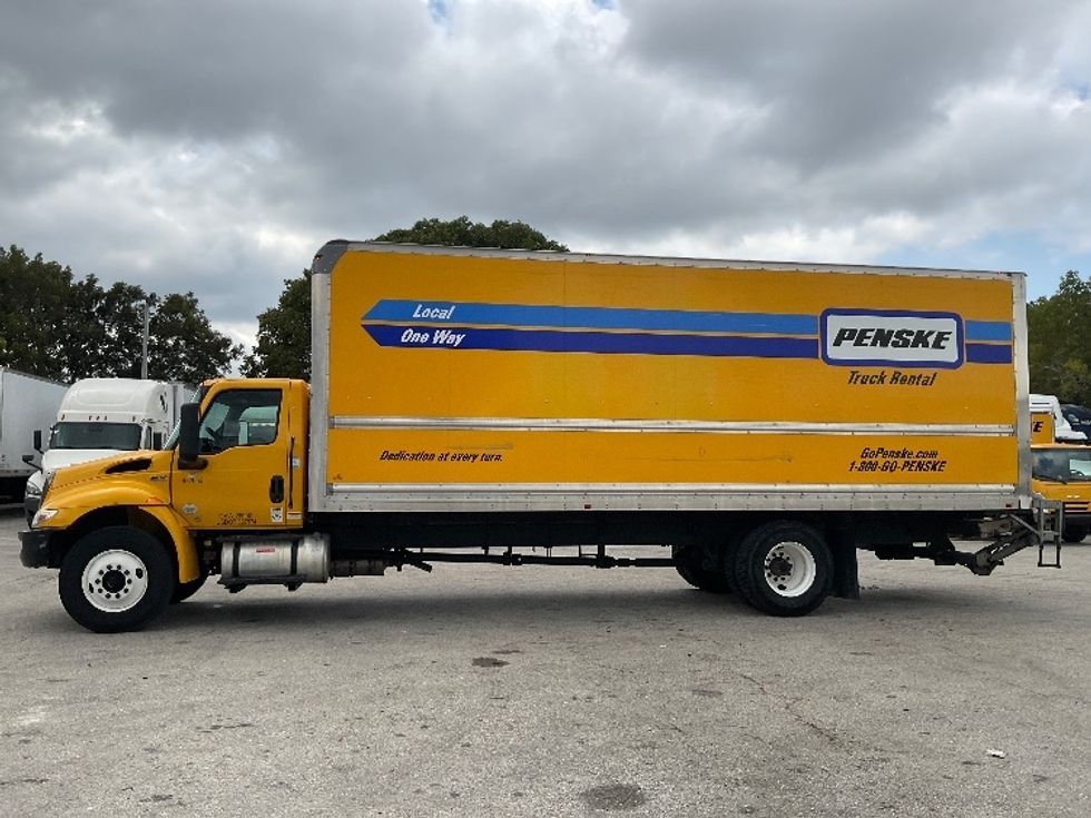 Medium Duty Box Truck-Light and Medium Duty Trucks-International-2022-MV607-Pompano Beach-FL-227,454\n\t\tmiles-$ 43,250 - Image 4