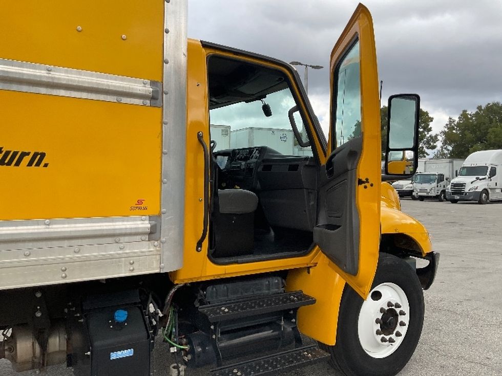 Medium Duty Box Truck-Light and Medium Duty Trucks-International-2022-MV607-Pompano Beach-FL-227,454\n\t\tmiles-$ 43,250 - Image 20