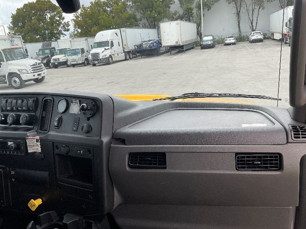 Medium Duty Box Truck-Light and Medium Duty Trucks-International-2022-MV607-Pompano Beach-FL-227,454\n\t\tmiles-$ 43,250 - Image 21