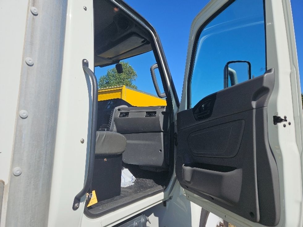 Medium Duty Box Truck-Light and Medium Duty Trucks-International-2022-MV607-Poplar Bluff-MO-248,171\n\t\tmiles-$ 41,500 - Image 19