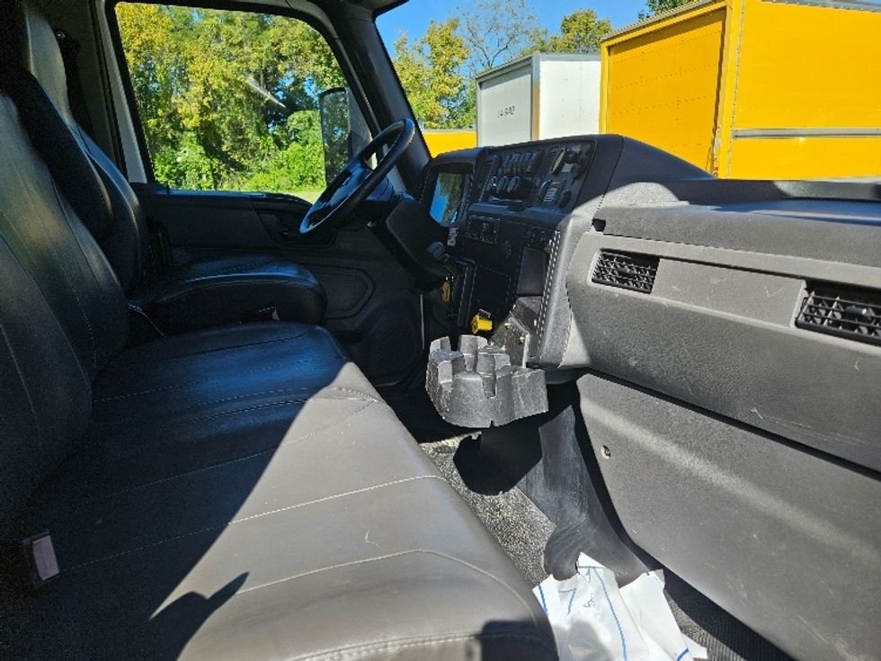 Medium Duty Box Truck-Light and Medium Duty Trucks-International-2022-MV607-Poplar Bluff-MO-248,171\n\t\tmiles-$ 41,500 - Image 21