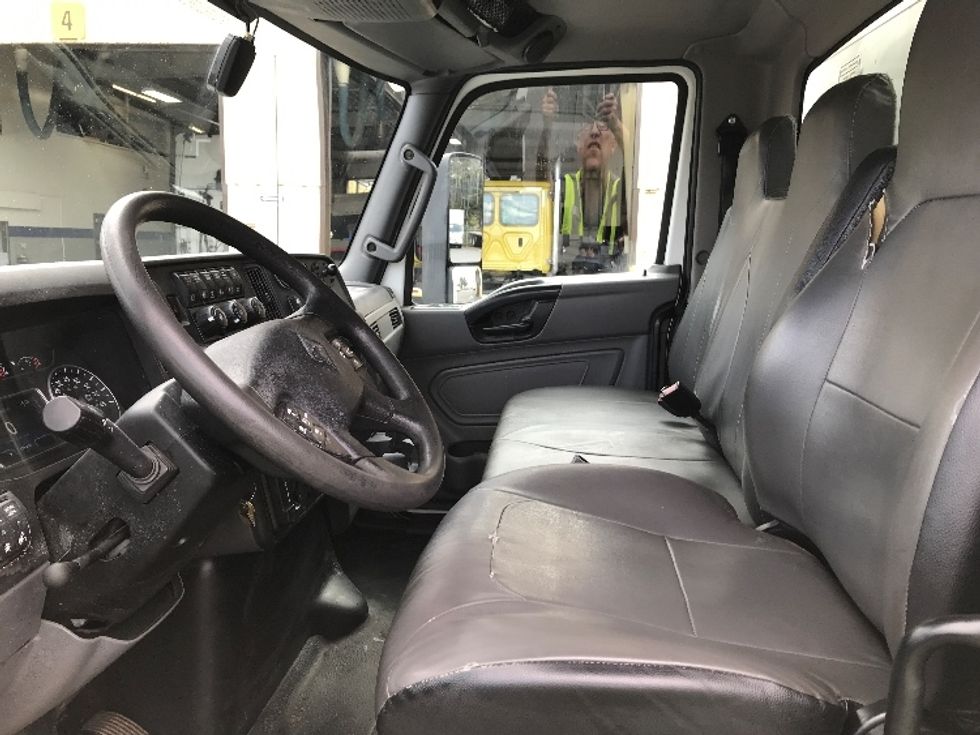 Medium Duty Box Truck-Light and Medium Duty Trucks-International-2022-MV607-Portland-OR-139,735\n\t\tmiles-$ 68,000 - Image 14