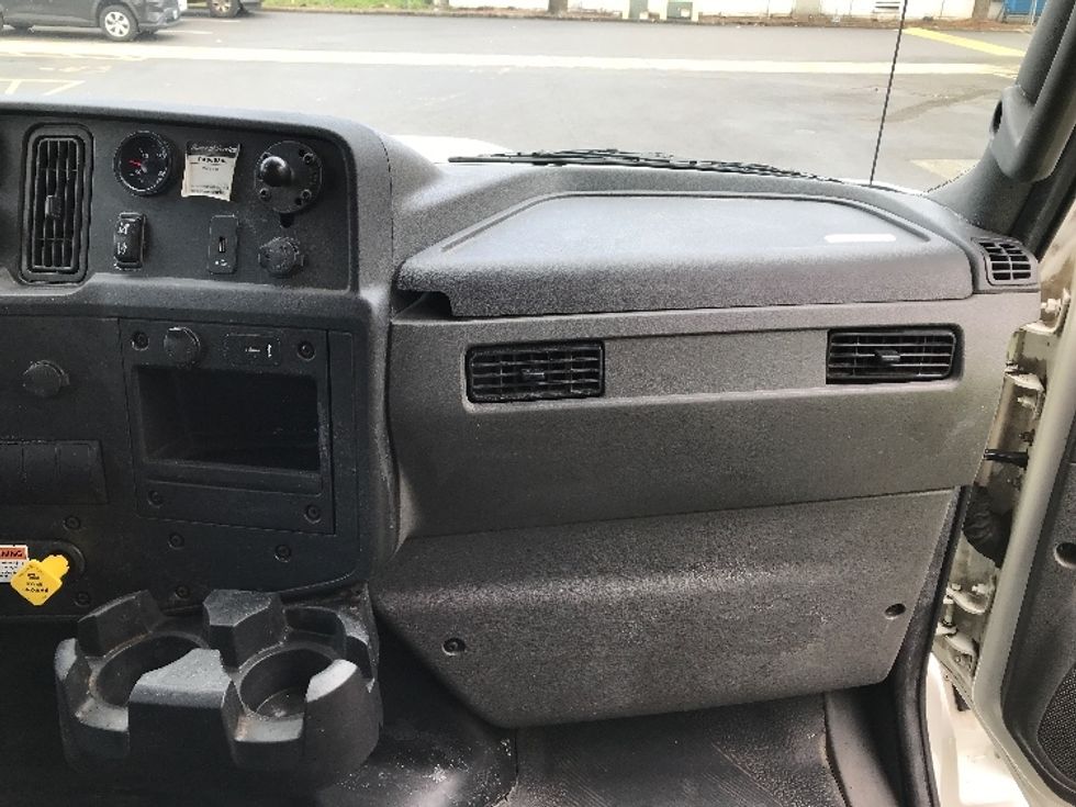 Medium Duty Box Truck-Light and Medium Duty Trucks-International-2022-MV607-Portland-OR-139,735\n\t\tmiles-$ 68,000 - Image 21