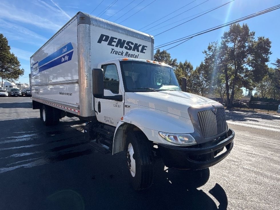 Medium Duty Box Truck-Light and Medium Duty Trucks-International-2022-MV607-Portland-OR-210,634\n\t\tmiles-$ 48,250 - Image 1