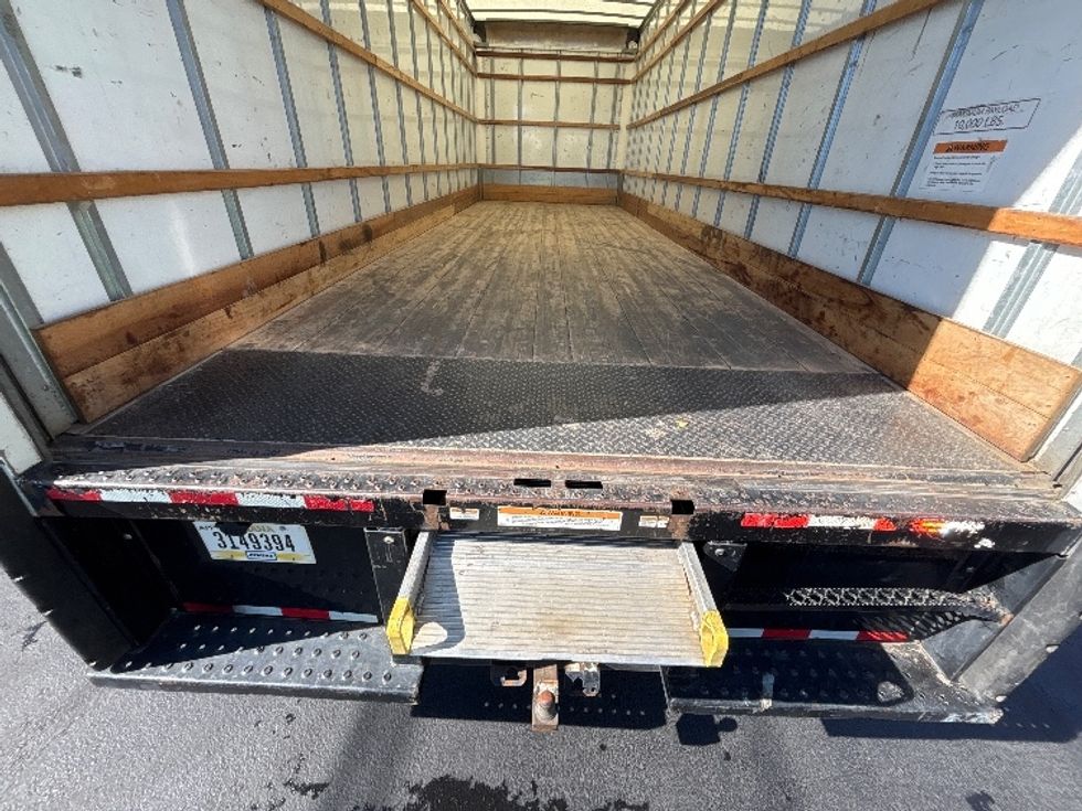 Medium Duty Box Truck-Light and Medium Duty Trucks-International-2022-MV607-Portland-OR-210,634\n\t\tmiles-$ 48,250 - Image 10