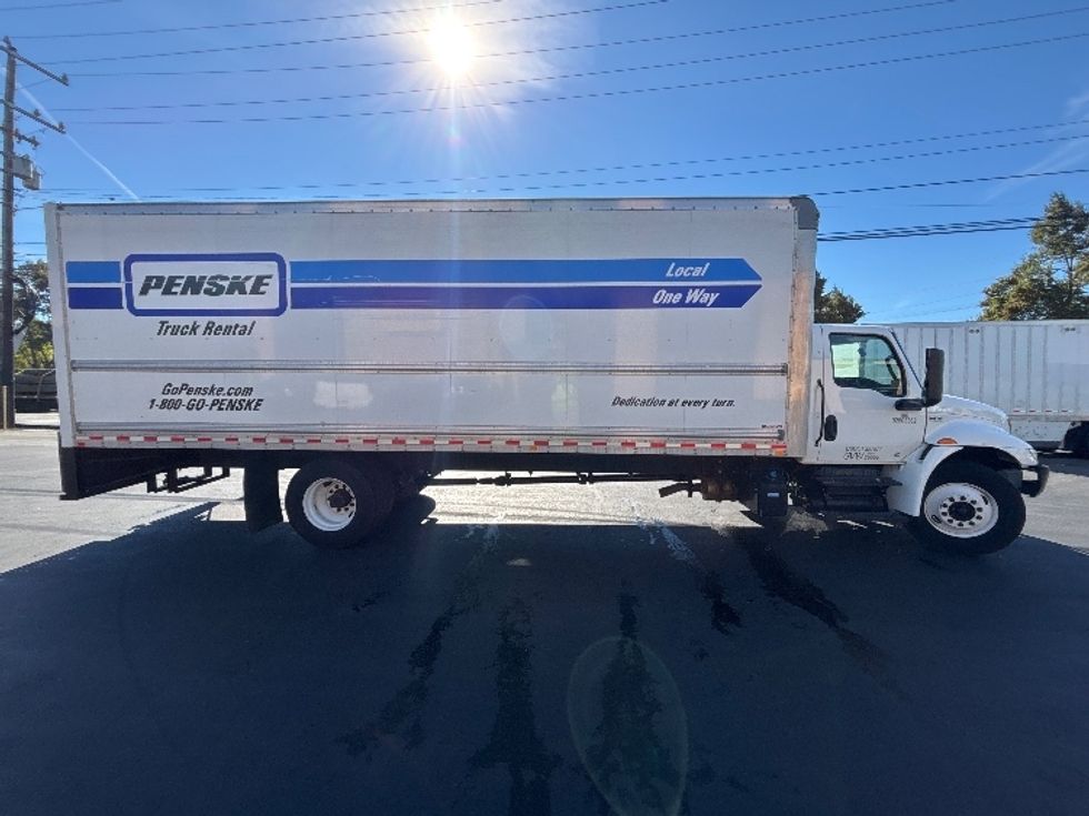Medium Duty Box Truck-Light and Medium Duty Trucks-International-2022-MV607-Portland-OR-210,634\n\t\tmiles-$ 48,250 - Image 15