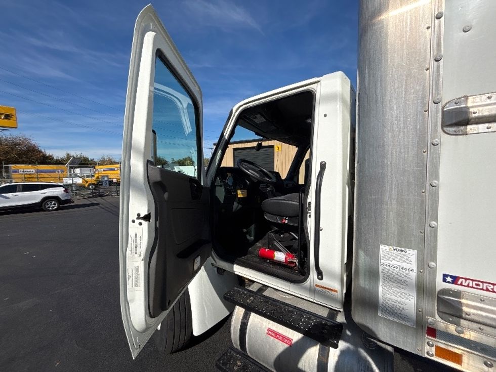 Medium Duty Box Truck-Light and Medium Duty Trucks-International-2022-MV607-Portland-OR-210,634\n\t\tmiles-$ 48,250 - Image 16