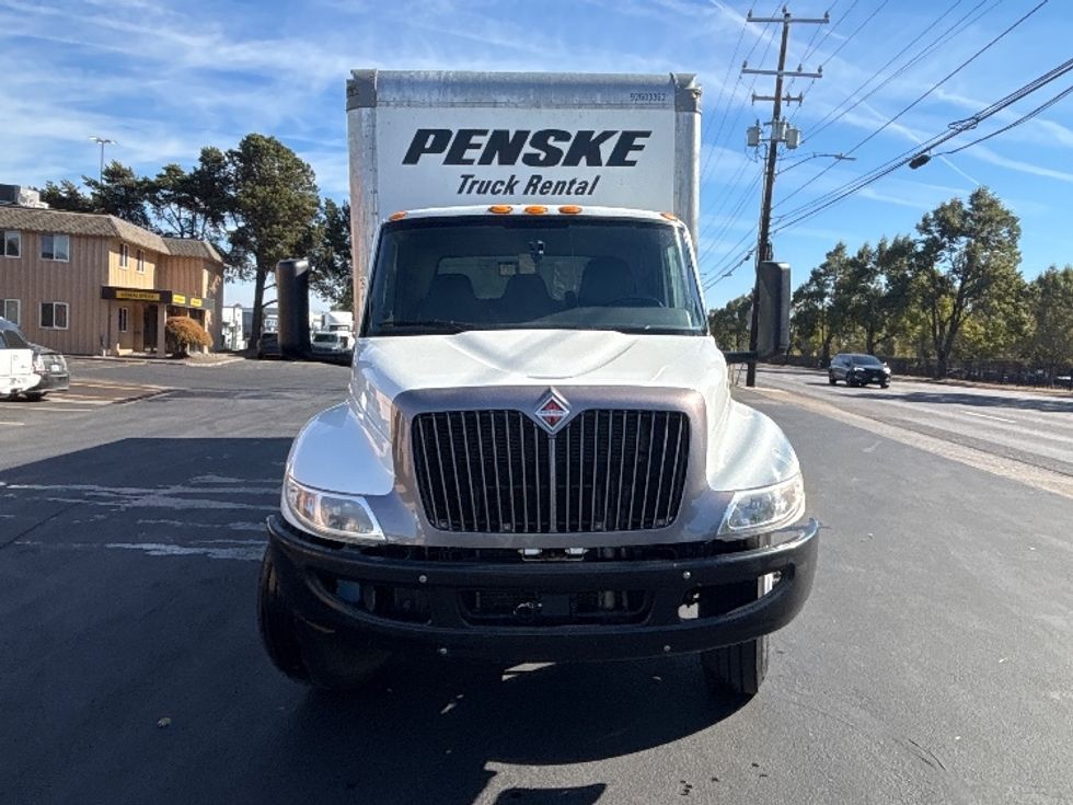 Medium Duty Box Truck-Light and Medium Duty Trucks-International-2022-MV607-Portland-OR-210,634\n\t\tmiles-$ 48,250 - Image 2