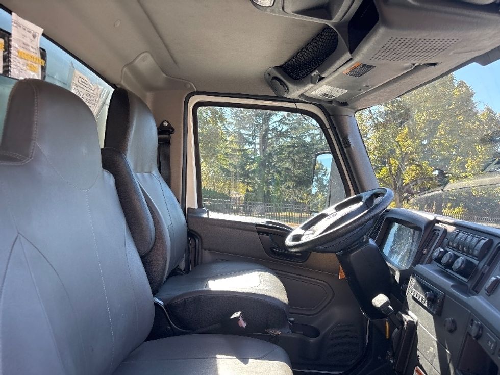 Medium Duty Box Truck-Light and Medium Duty Trucks-International-2022-MV607-Portland-OR-210,634\n\t\tmiles-$ 48,250 - Image 22