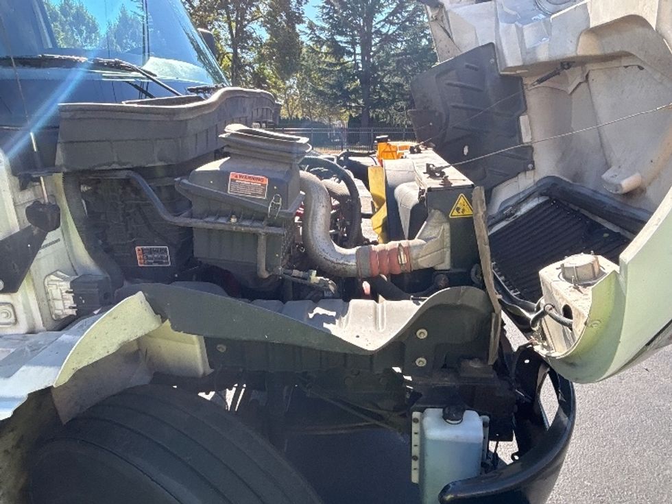 Medium Duty Box Truck-Light and Medium Duty Trucks-International-2022-MV607-Portland-OR-210,634\n\t\tmiles-$ 48,250 - Image 23