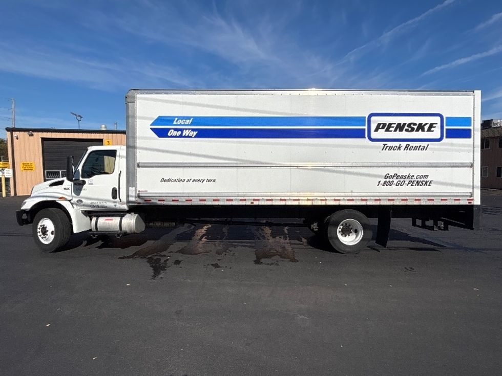 Medium Duty Box Truck-Light and Medium Duty Trucks-International-2022-MV607-Portland-OR-210,634\n\t\tmiles-$ 48,250 - Image 4