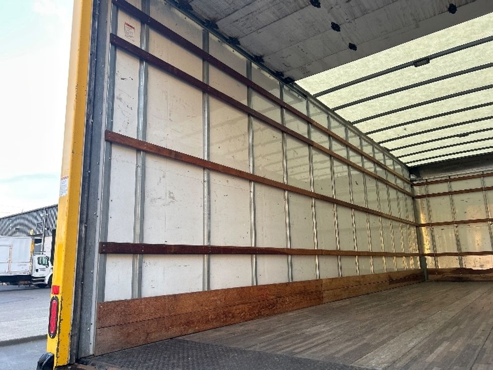 Medium Duty Box Truck-Light and Medium Duty Trucks-International-2022-MV607-Portland-OR-230,822\n\t\tmiles-$ 41,250 - Image 11