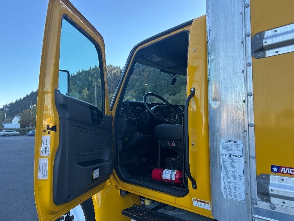 Medium Duty Box Truck-Light and Medium Duty Trucks-International-2022-MV607-Portland-OR-230,822\n\t\tmiles-$ 41,250 - Image 16