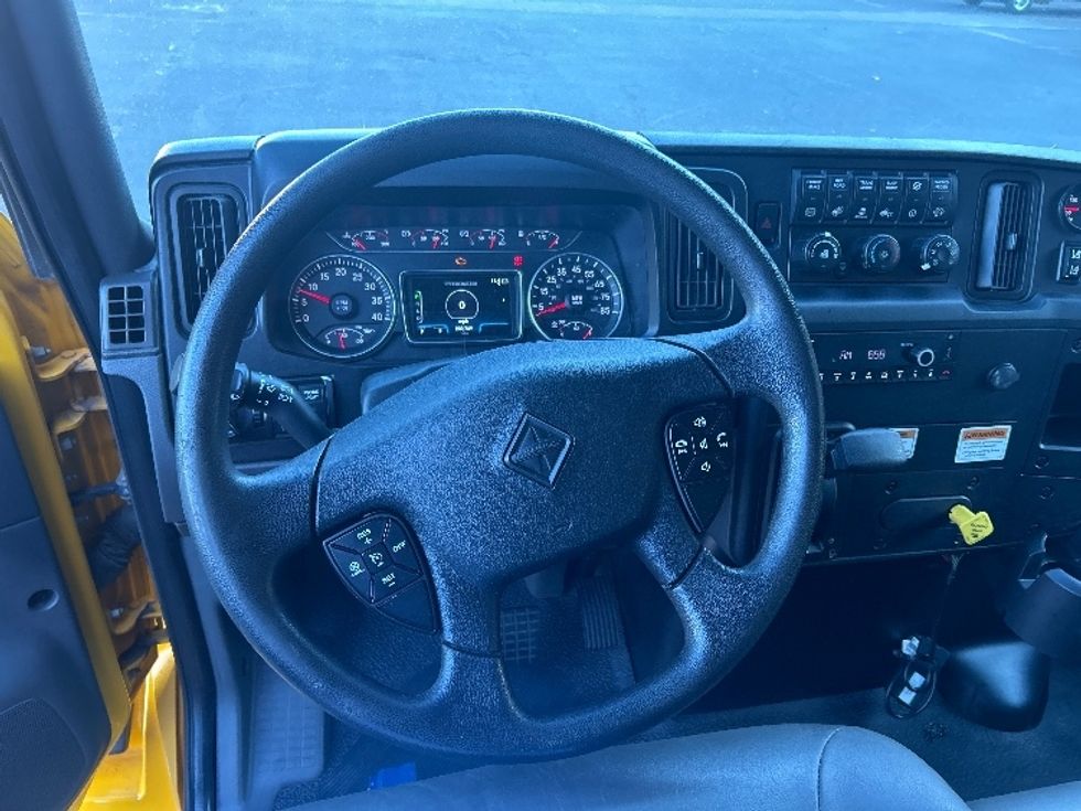 Medium Duty Box Truck-Light and Medium Duty Trucks-International-2022-MV607-Portland-OR-230,822\n\t\tmiles-$ 41,250 - Image 17
