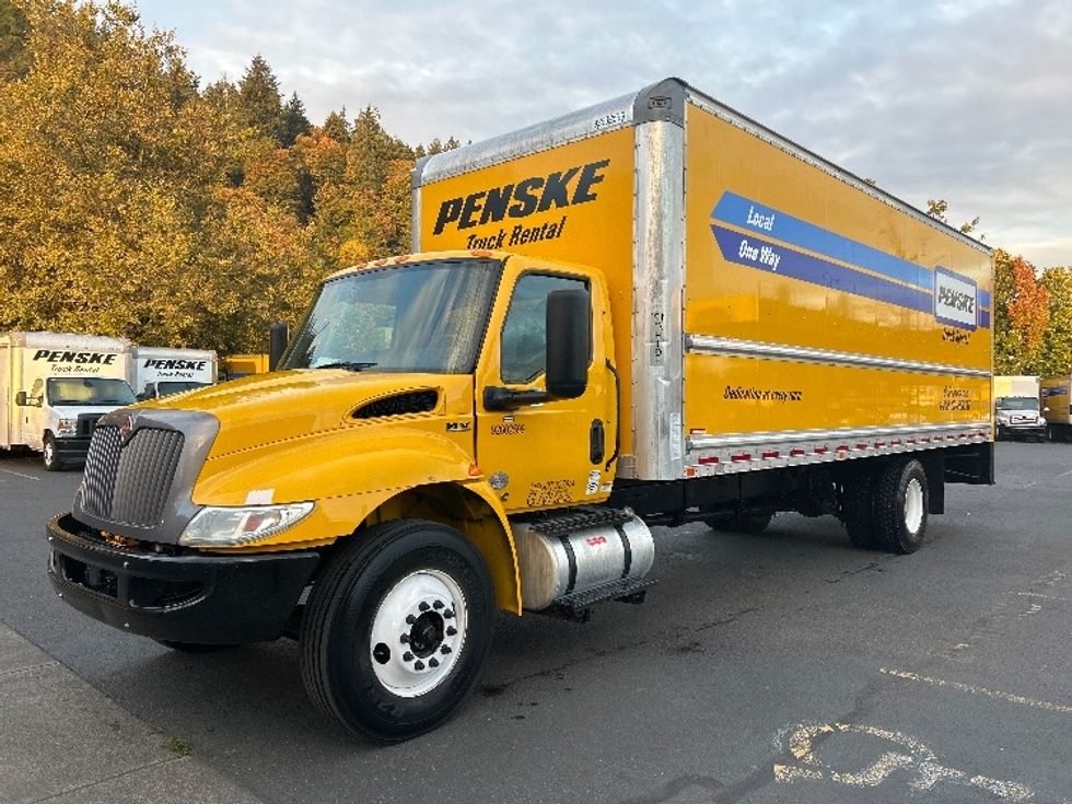 Medium Duty Box Truck-Light and Medium Duty Trucks-International-2022-MV607-Portland-OR-230,822\n\t\tmiles-$ 41,250 - Image 3