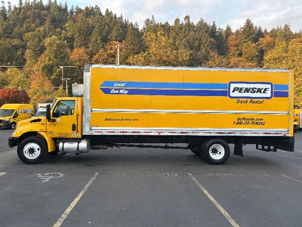Medium Duty Box Truck-Light and Medium Duty Trucks-International-2022-MV607-Portland-OR-230,822\n\t\tmiles-$ 41,250 - Image 4