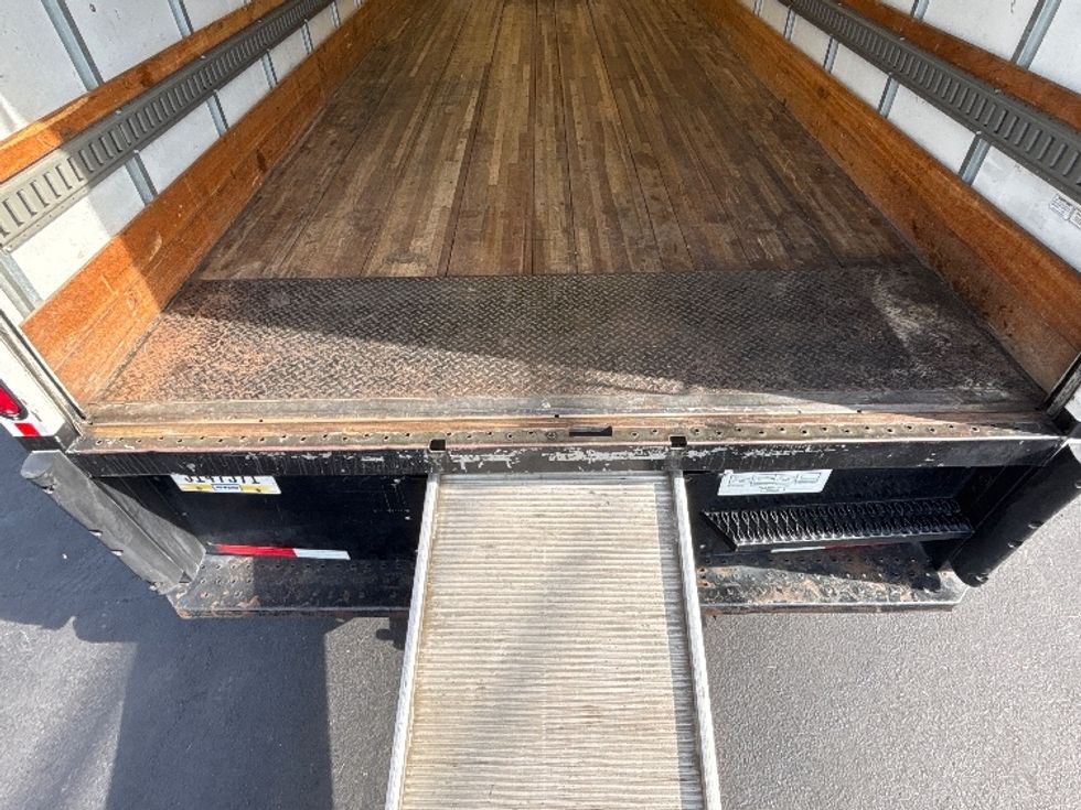 Medium Duty Box Truck-Light and Medium Duty Trucks-International-2022-MV607-Portland-OR-238,315\n\t\tmiles-$ 43,250 - Image 10