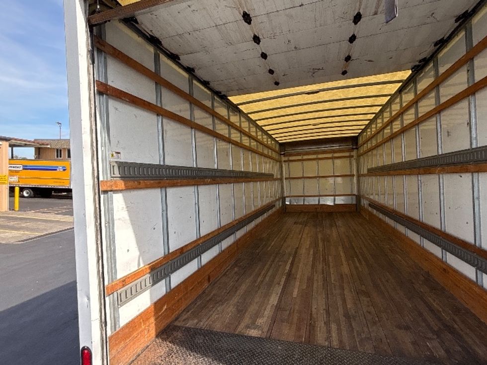 Medium Duty Box Truck-Light and Medium Duty Trucks-International-2022-MV607-Portland-OR-238,315\n\t\tmiles-$ 43,250 - Image 11