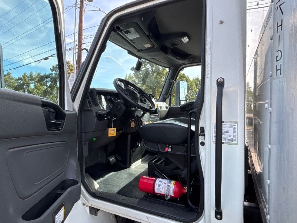 Medium Duty Box Truck-Light and Medium Duty Trucks-International-2022-MV607-Portland-OR-238,315\n\t\tmiles-$ 43,250 - Image 16
