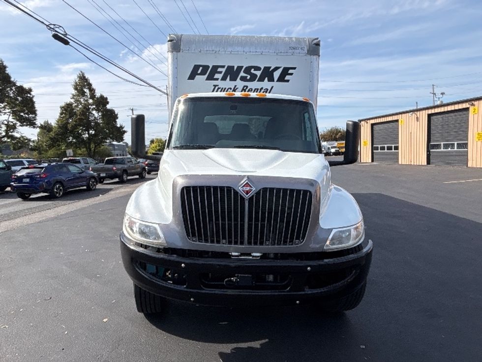Medium Duty Box Truck-Light and Medium Duty Trucks-International-2022-MV607-Portland-OR-238,315\n\t\tmiles-$ 43,250 - Image 2