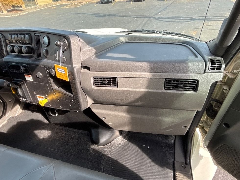 Medium Duty Box Truck-Light and Medium Duty Trucks-International-2022-MV607-Portland-OR-238,315\n\t\tmiles-$ 43,250 - Image 21