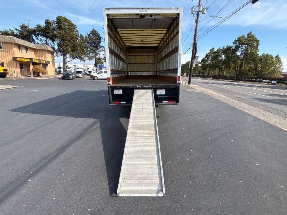 Medium Duty Box Truck-Light and Medium Duty Trucks-International-2022-MV607-Portland-OR-238,315\n\t\tmiles-$ 43,250 - Image 9