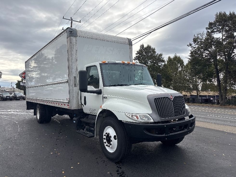 Medium Duty Box Truck-Light and Medium Duty Trucks-International-2022-MV607-Portland-OR-263,803\n\t\tmiles-$ 38,750 - Image 1