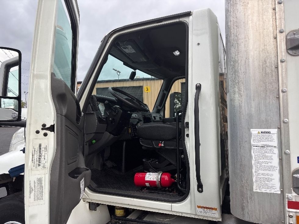 Medium Duty Box Truck-Light and Medium Duty Trucks-International-2022-MV607-Portland-OR-263,803\n\t\tmiles-$ 38,750 - Image 15