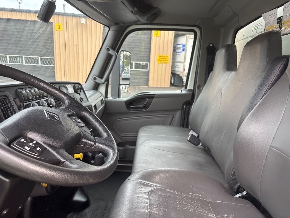 Medium Duty Box Truck-Light and Medium Duty Trucks-International-2022-MV607-Portland-OR-263,803\n\t\tmiles-$ 38,750 - Image 17