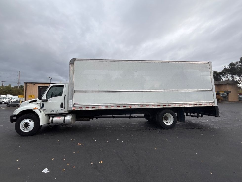 Medium Duty Box Truck-Light and Medium Duty Trucks-International-2022-MV607-Portland-OR-263,803\n\t\tmiles-$ 38,750 - Image 4