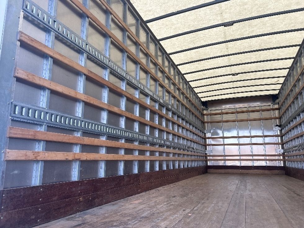 Medium Duty Box Truck-Light and Medium Duty Trucks-International-2022-MV607-Portland-OR-82,200\n\t\tmiles-$ 83,250 - Image 11