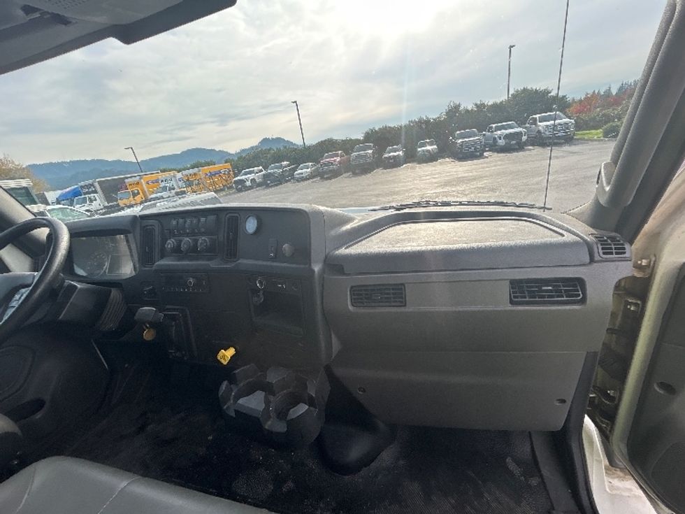 Medium Duty Box Truck-Light and Medium Duty Trucks-International-2022-MV607-Portland-OR-82,200\n\t\tmiles-$ 83,250 - Image 21