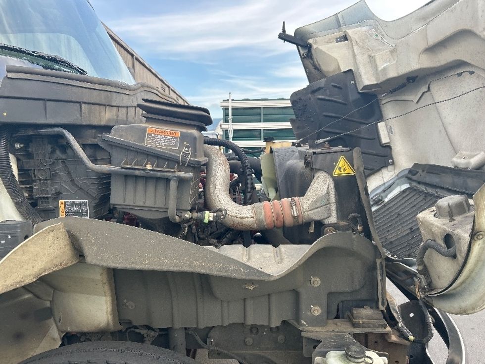 Medium Duty Box Truck-Light and Medium Duty Trucks-International-2022-MV607-Portland-OR-82,200\n\t\tmiles-$ 83,250 - Image 23