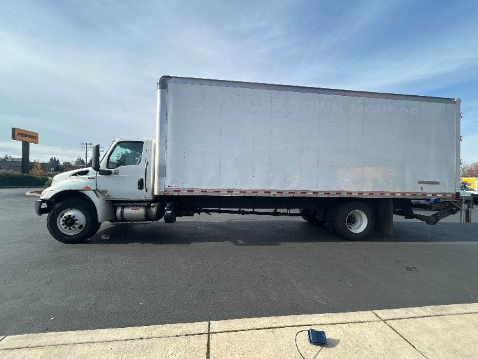 Medium Duty Box Truck-Light and Medium Duty Trucks-International-2022-MV607-Portland-OR-82,200\n\t\tmiles-$ 83,250 - Image 4