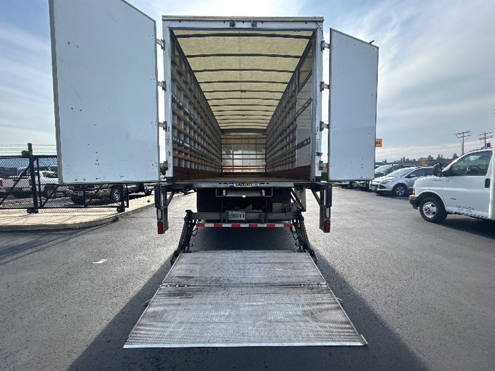 Medium Duty Box Truck-Light and Medium Duty Trucks-International-2022-MV607-Portland-OR-82,200\n\t\tmiles-$ 83,250 - Image 9