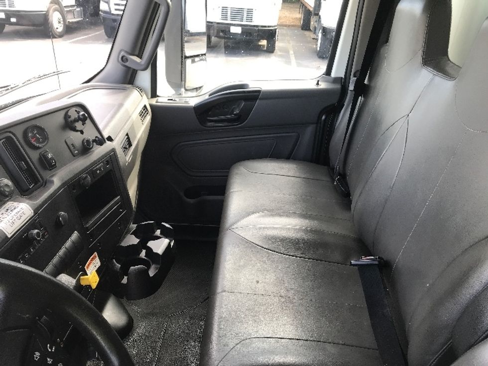 Medium Duty Box Truck-Light and Medium Duty Trucks-International-2022-MV607-Prince George-VA-233,491\n\t\tmiles-$ 48,000 - Image 19