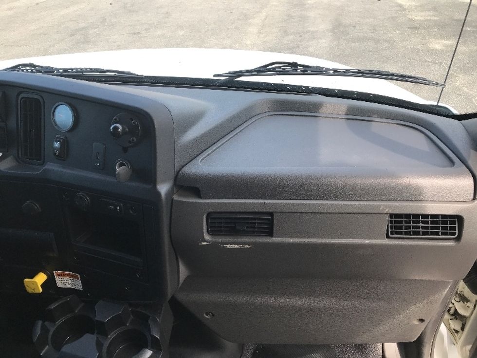 Medium Duty Box Truck-Light and Medium Duty Trucks-International-2022-MV607-Prince George-VA-233,491\n\t\tmiles-$ 48,000 - Image 21