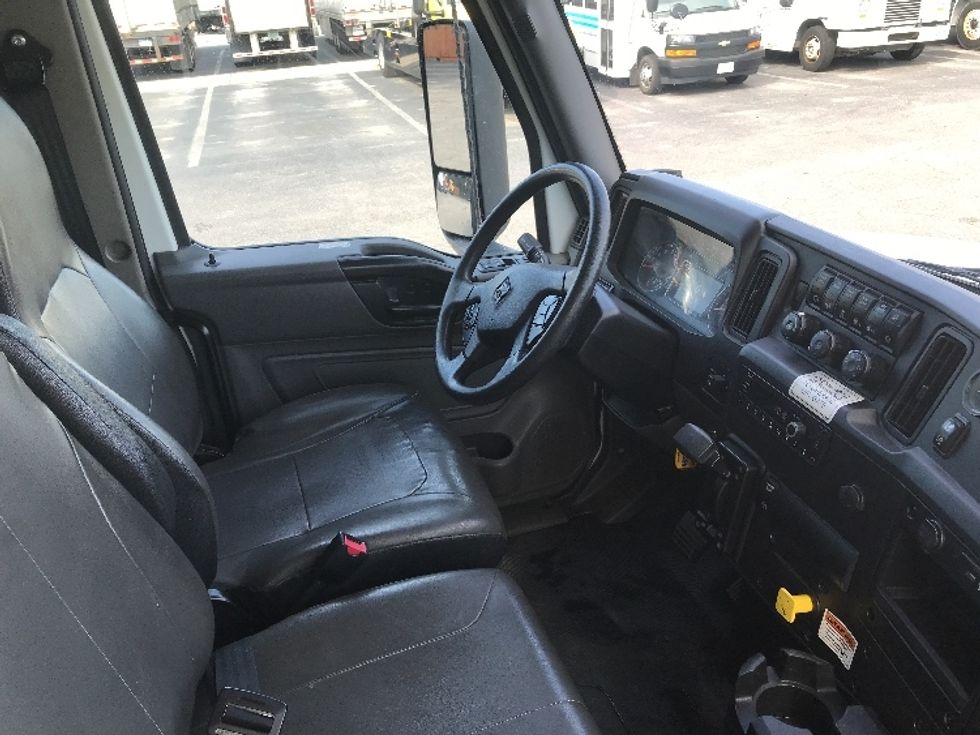 Medium Duty Box Truck-Light and Medium Duty Trucks-International-2022-MV607-Prince George-VA-233,491\n\t\tmiles-$ 48,000 - Image 22