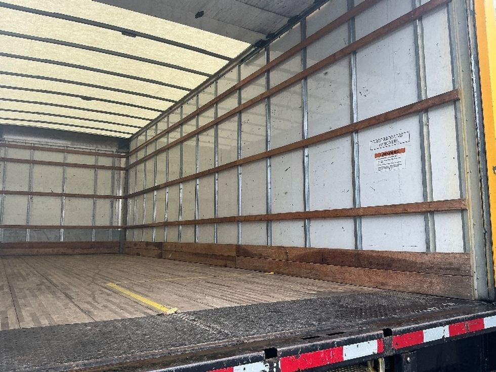 Medium Duty Box Truck-Light and Medium Duty Trucks-International-2022-MV607-Prince George-VA-233,761\n\t\tmiles-$ 41,500 - Image 12