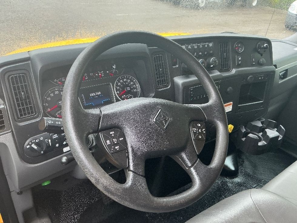 Medium Duty Box Truck-Light and Medium Duty Trucks-International-2022-MV607-Prince George-VA-233,761\n\t\tmiles-$ 41,500 - Image 18