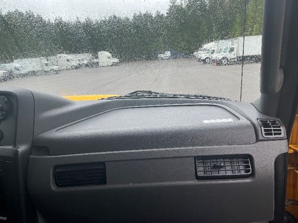 Medium Duty Box Truck-Light and Medium Duty Trucks-International-2022-MV607-Prince George-VA-233,761\n\t\tmiles-$ 41,500 - Image 21