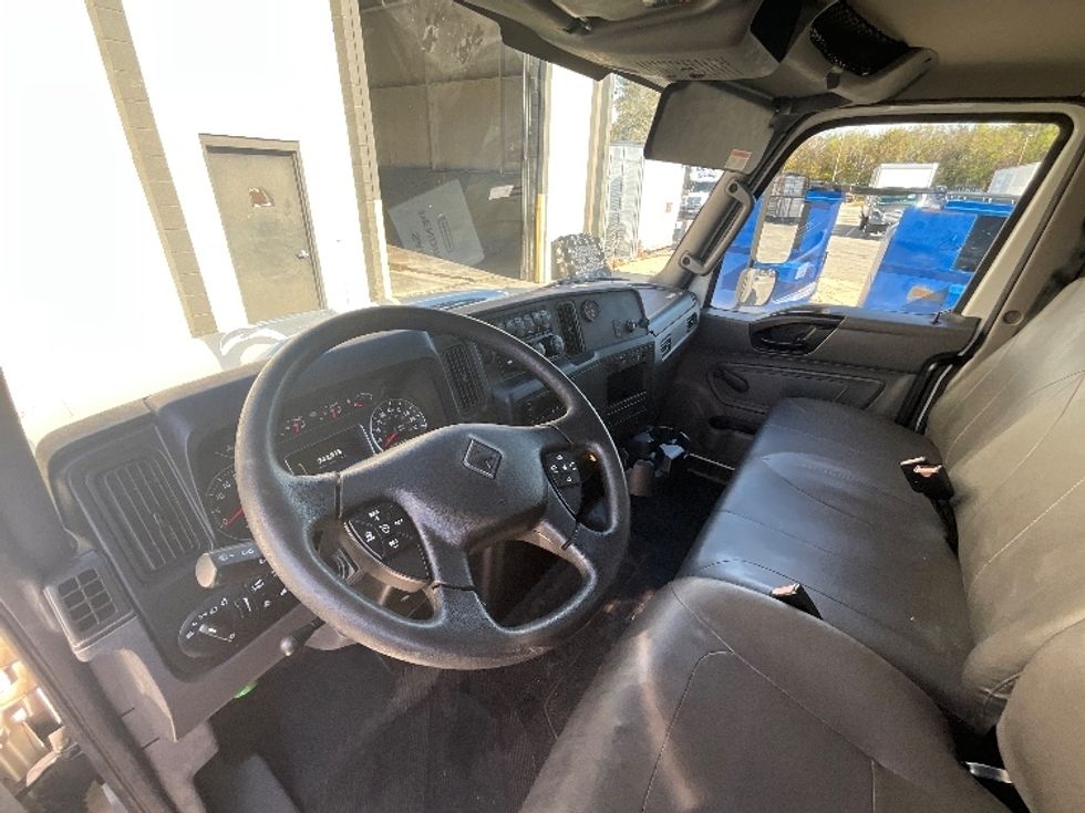 Medium Duty Box Truck-Light and Medium Duty Trucks-International-2022-MV607-Prince George-VA-242,817\n\t\tmiles-$ 42,750 - Image 17