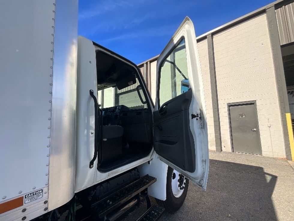 Medium Duty Box Truck-Light and Medium Duty Trucks-International-2022-MV607-Prince George-VA-242,817\n\t\tmiles-$ 42,750 - Image 20