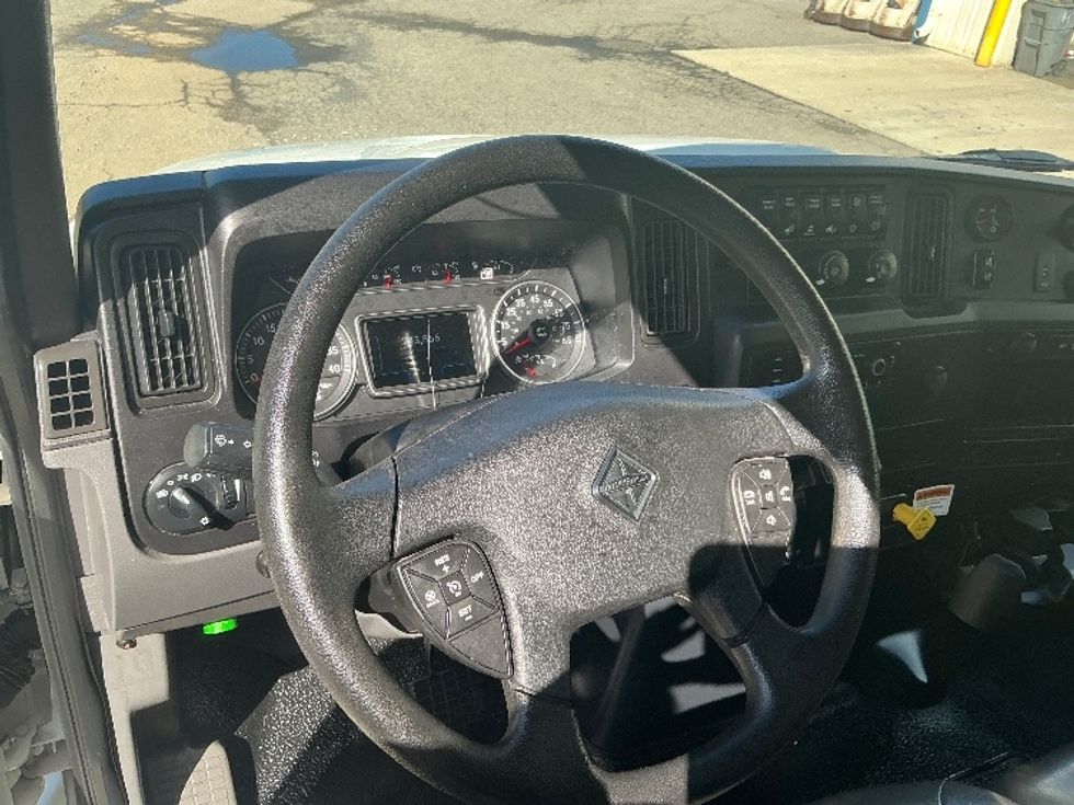 Medium Duty Box Truck-Light and Medium Duty Trucks-International-2022-MV607-Prince George-VA-243,866\n\t\tmiles-$ 42,250 - Image 18