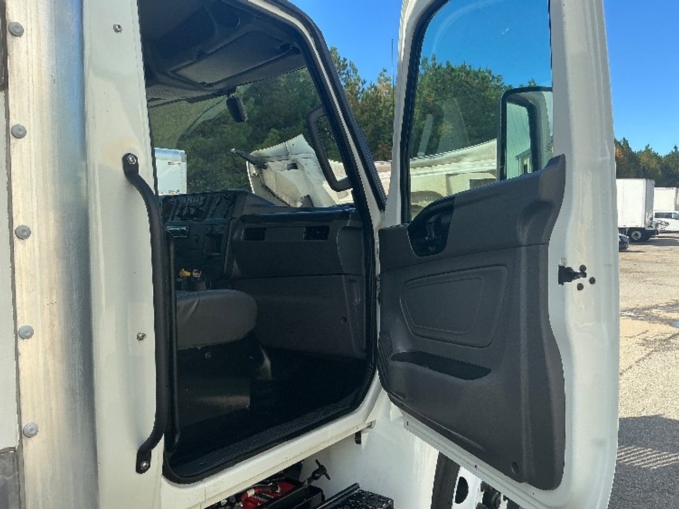 Medium Duty Box Truck-Light and Medium Duty Trucks-International-2022-MV607-Prince George-VA-243,866\n\t\tmiles-$ 42,250 - Image 20