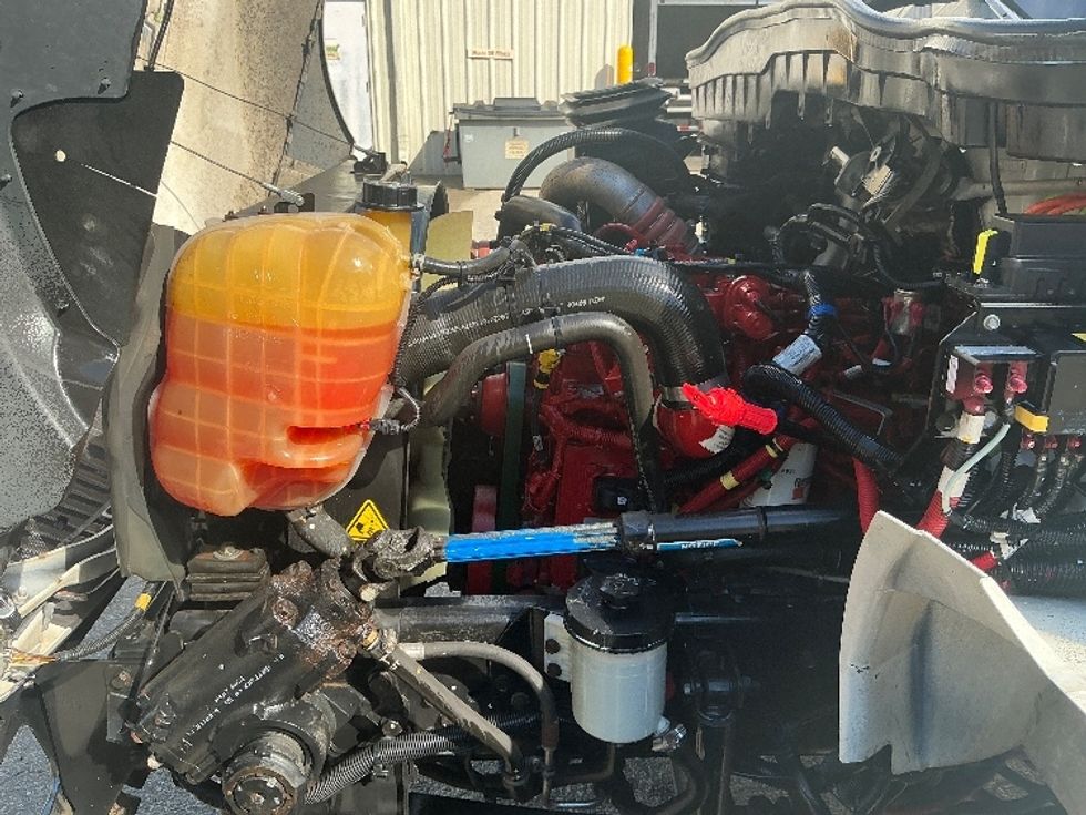 Medium Duty Box Truck-Light and Medium Duty Trucks-International-2022-MV607-Prince George-VA-243,866\n\t\tmiles-$ 42,250 - Image 24