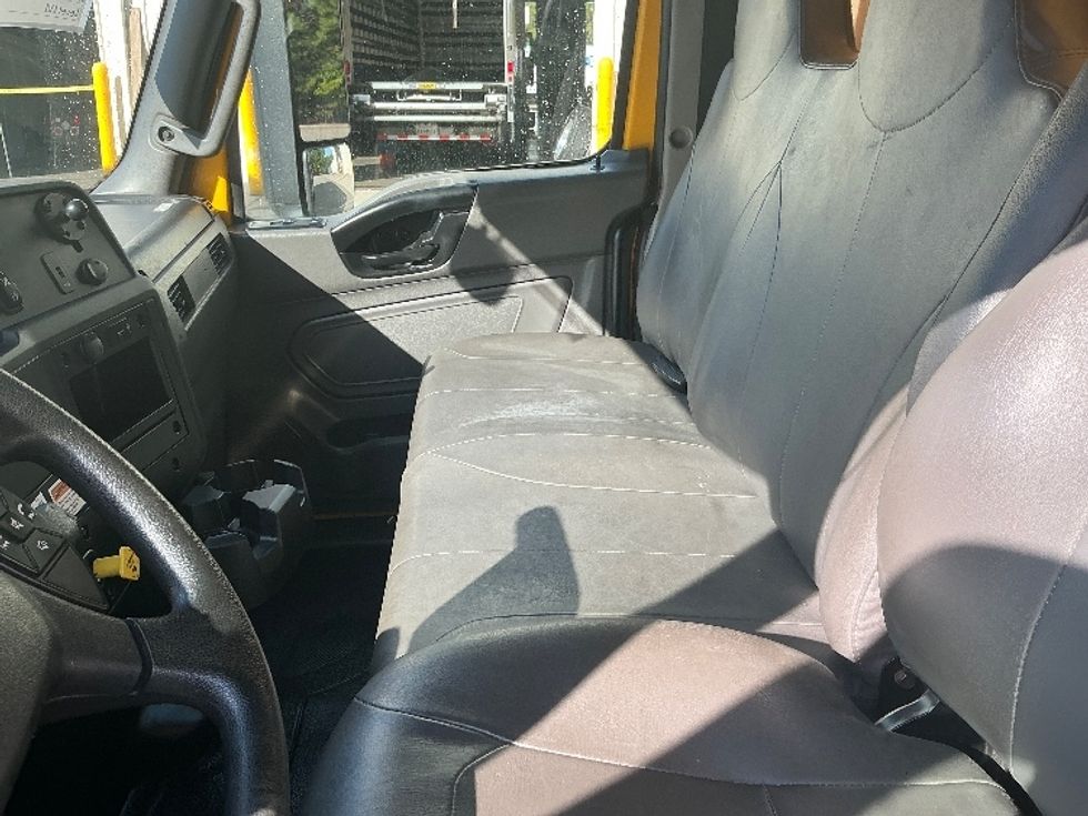 Medium Duty Box Truck-Light and Medium Duty Trucks-International-2022-MV607-Prince George-VA-294,813\n\t\tmiles-$ 30,750 - Image 19