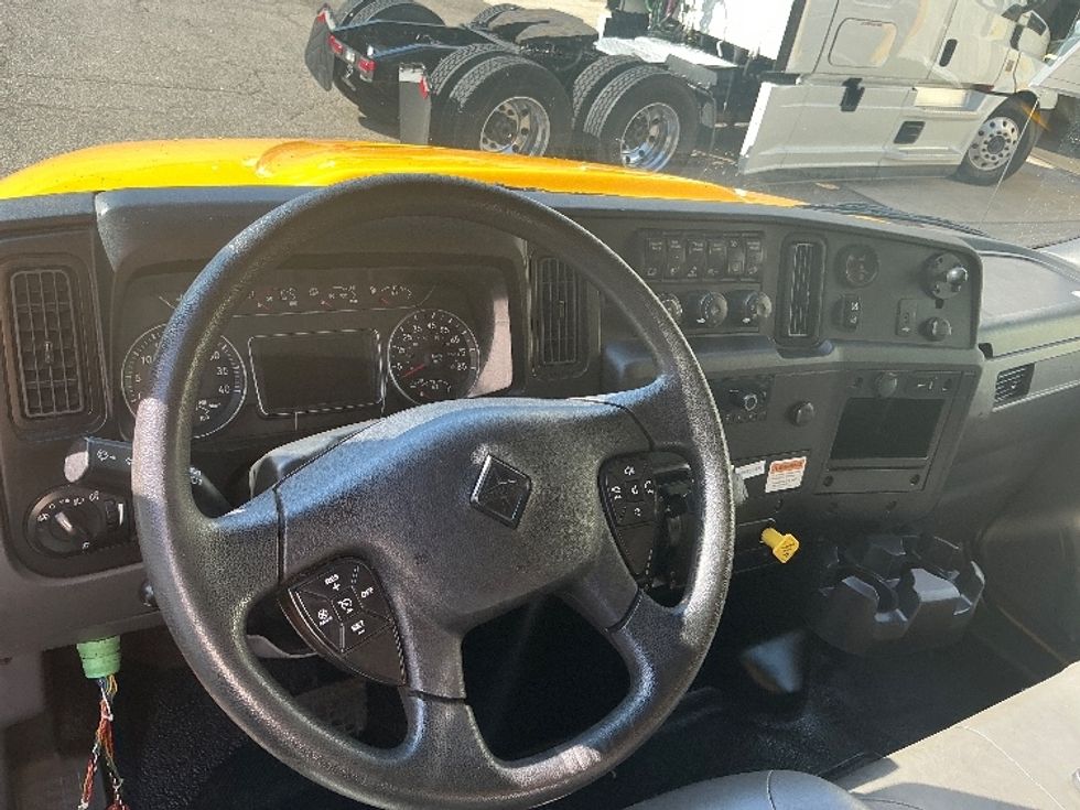 Medium Duty Box Truck-Light and Medium Duty Trucks-International-2022-MV607-Prince George-VA-294,813\n\t\tmiles-$ 30,750 - Image 17