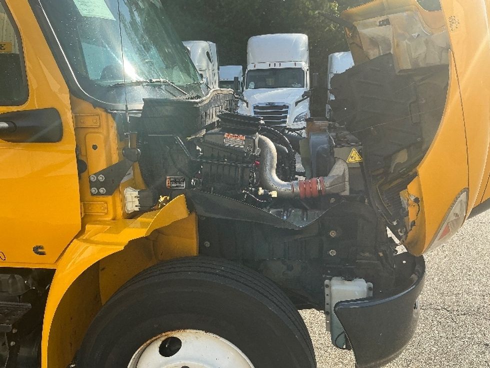 Medium Duty Box Truck-Light and Medium Duty Trucks-International-2022-MV607-Prince George-VA-294,813\n\t\tmiles-$ 30,750 - Image 23
