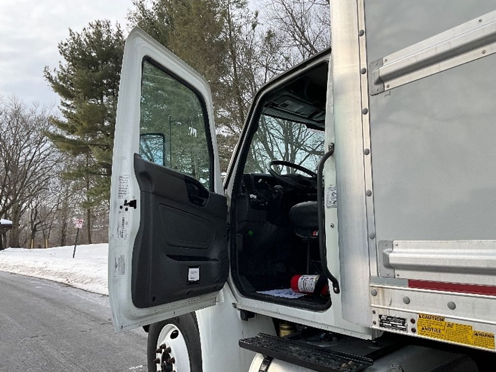Medium Duty Box Truck-Light and Medium Duty Trucks-International-2022-MV607-Reading-PA-142,783\n\t\tmiles-$ 58,500 - Image 16